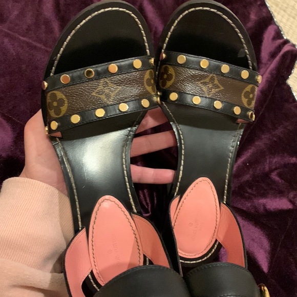 💥ONSALE ONLY TODAY💥 Authentic Louis Vuitton Passenger Sandal Sz 38 preowned - Picture 4 of 7